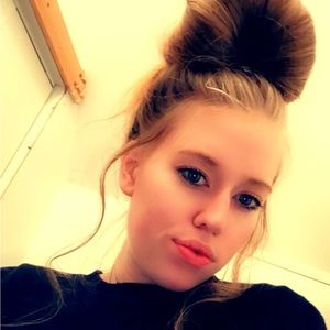 Meet your Posher, Emma-lee